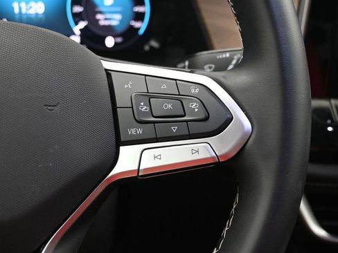 Used 2025 Volkswagen Atlas SE FWD image 6