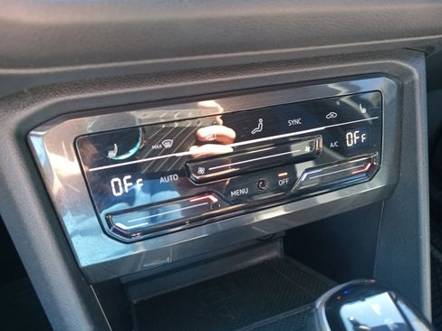 Used 2023 Volkswagen Tiguan SE R-Line image 16