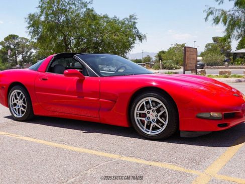 Used 1999 Chevrolet Corvette Coupe w/ Memory Pkg RWD image 12