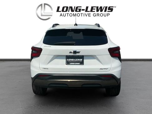 Used 2026 Chevrolet Trax ACTIV FWD image 5