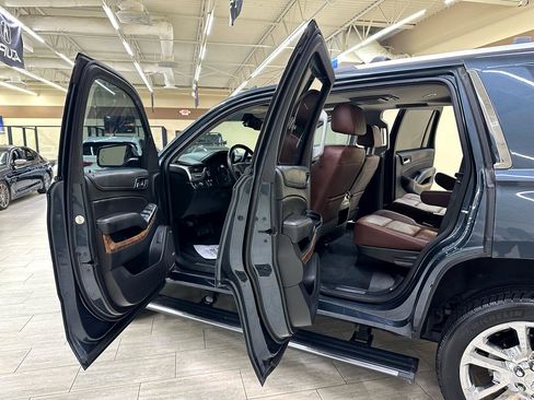 Used 2020 Chevrolet Tahoe Premier w/ Premier Plus Edition image 17