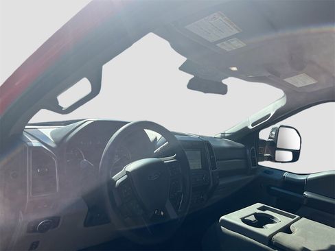 Used 2019 Ford F350 XLT w/ XLT Premium Package image 9