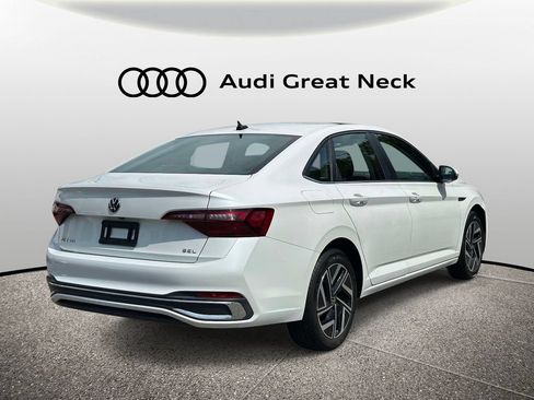 Used 2022 Volkswagen Jetta SEL FWD image 8