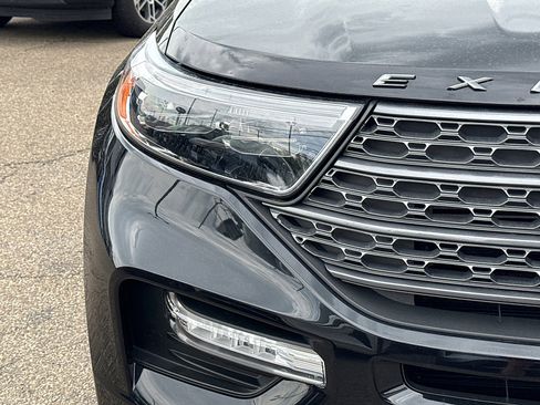 Used 2023 Ford Explorer XLT w/ Equipment Group 202A AWD/4WD image 9