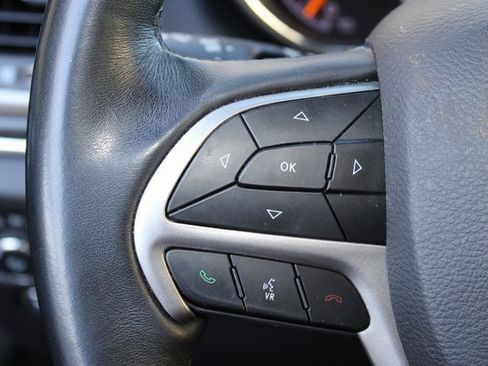 Used 2019 Jeep Grand Cherokee Limited w/ Luxury Group II image 13