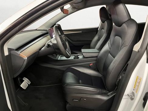 Used 2023 Tesla Model Y Performance image 10