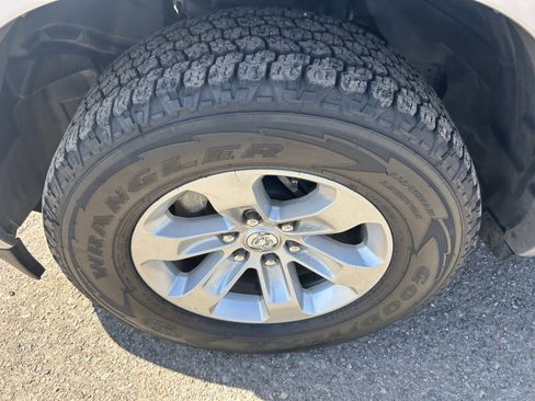 Used 2022 RAM 1500 Laramie AWD/4WD image 8