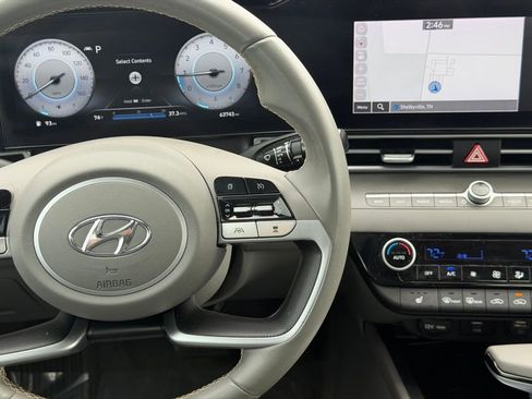 Used 2023 Hyundai Elantra SEL w/ Convenience Package FWD image 29