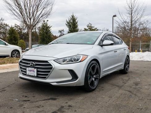 Used 2017 Hyundai Elantra SE image 8