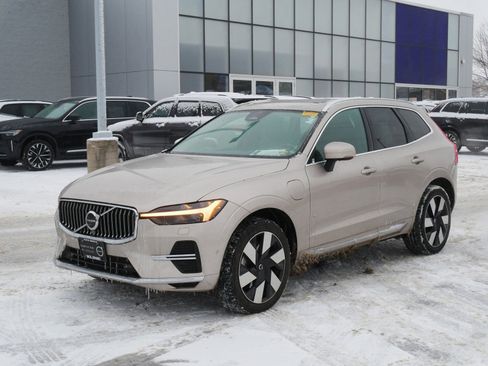 Certified 2023 Volvo XC60 T8 Plus w/ Protection Package Premier image 3