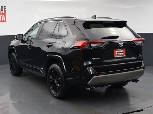 Used 2024 Toyota RAV4 SE AWD/4WD image 3