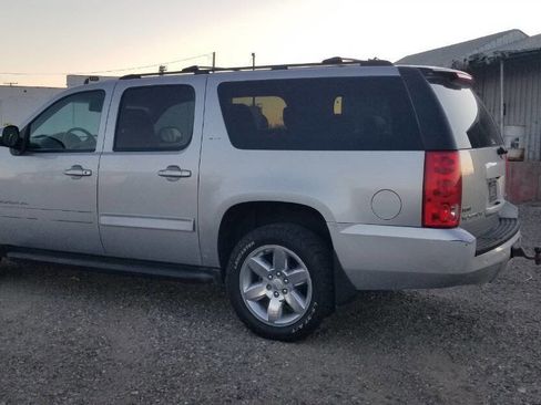 Used 2012 GMC Yukon XL SLT w/ SLT-2 Equipment Package image 3