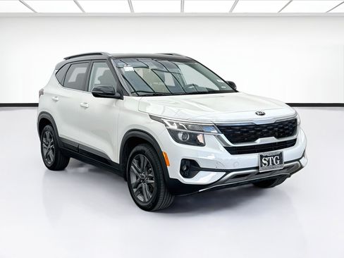 Used 2021 Kia Seltos S FWD image 3