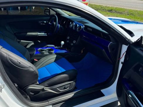 Used 2016 Ford Mustang GT RWD image 11