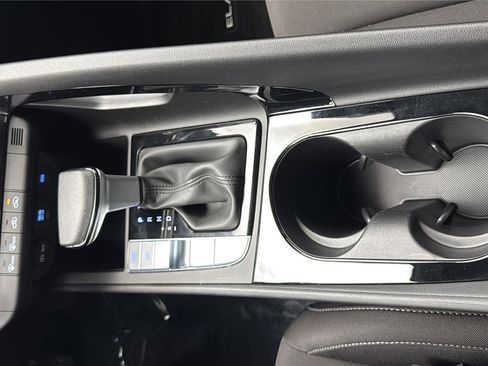 Certified 2026 Hyundai Elantra Hybrid FWD image 21