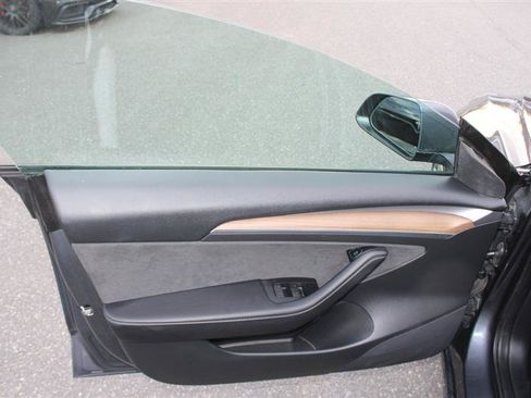 Used 2022 Tesla Model 3 Long Range AWD/4WD image 9