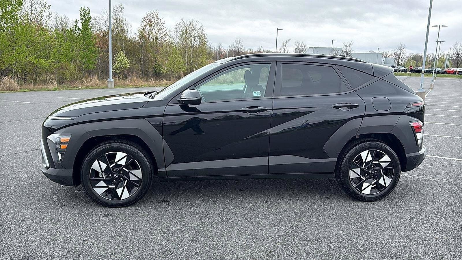 Used 2024 Hyundai Kona SEL FWD image 12