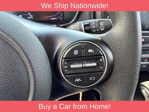 Used 2025 Kia Soul LX w/ LX Technology Package FWD image 13