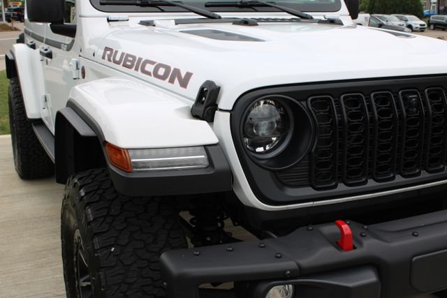 Used 2025 Jeep Wrangler Unlimited Rubicon AWD/4WD image 5