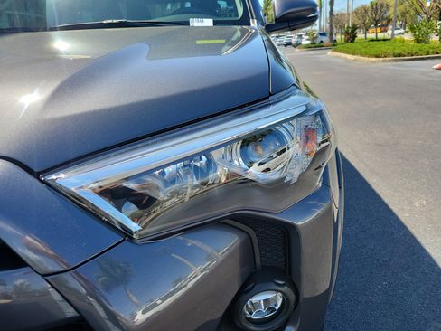 Used 2021 Toyota 4Runner SR5 Premium w/ Moonroof Package image 9