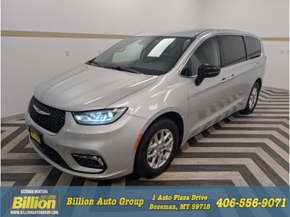 Used 2024 Chrysler Pacifica Touring-L