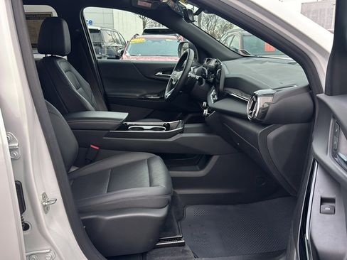 Used 2025 Chevrolet Equinox LT w/ Convenience Package II image 14