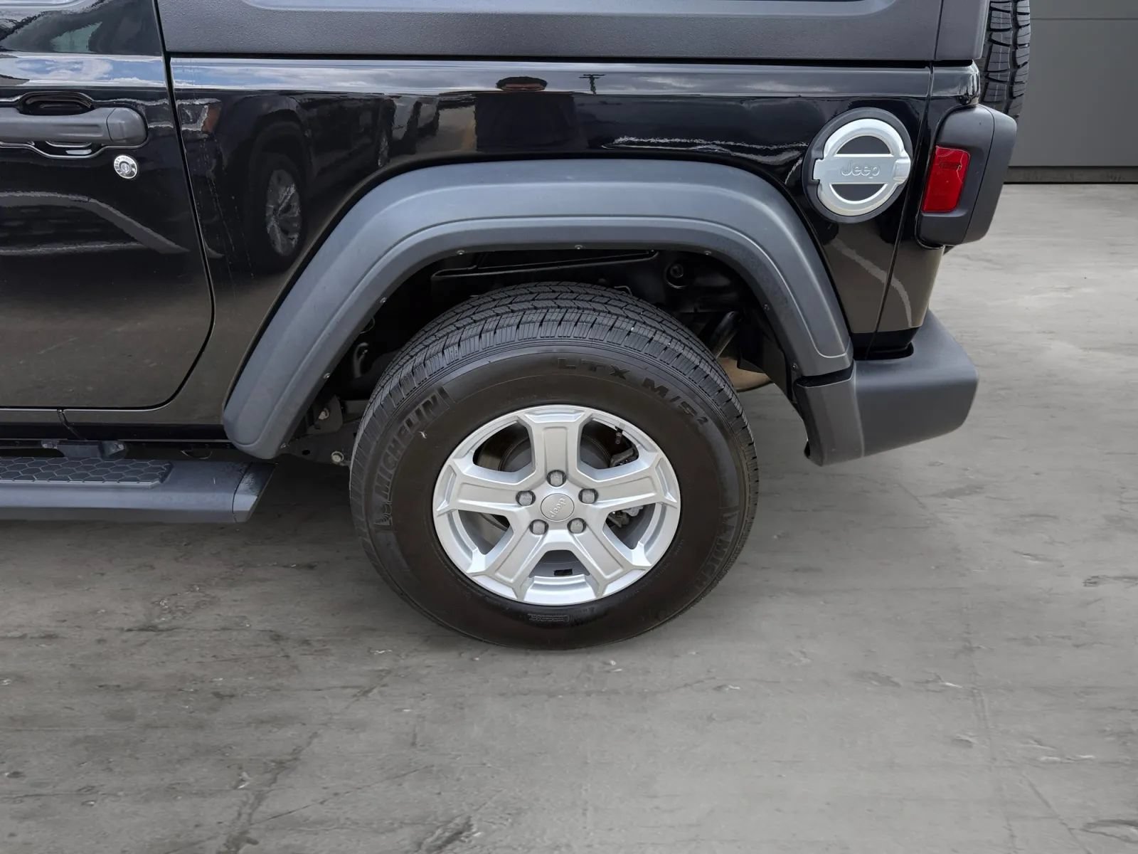 Used 2019 Jeep Wrangler Sport AWD/4WD image 41