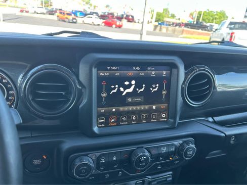Used 2023 Jeep Wrangler Unlimited Sport AWD/4WD image 31