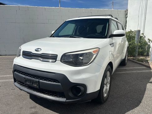 Used 2019 Kia Soul ! image 2