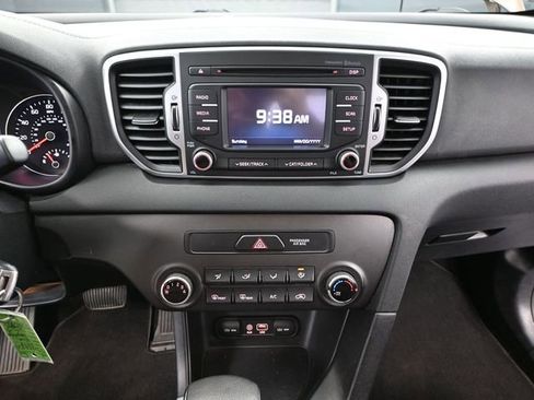 Used 2018 Kia Sportage LX image 29