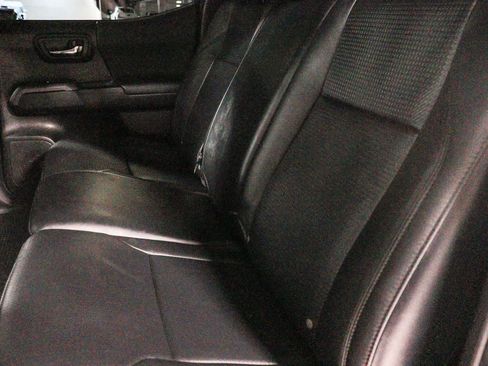 Certified 2022 Toyota Tacoma TRD Sport w/ TRD Premium Sport Package AWD/4WD image 20