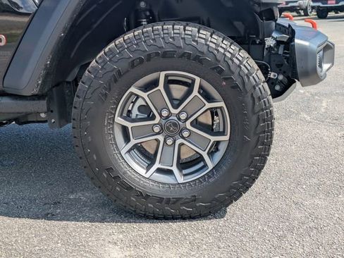 New 2025 Jeep Gladiator Mojave w/ Convenience Group image 11