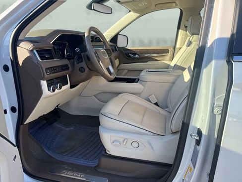 Used 2021 GMC Yukon Denali image 9