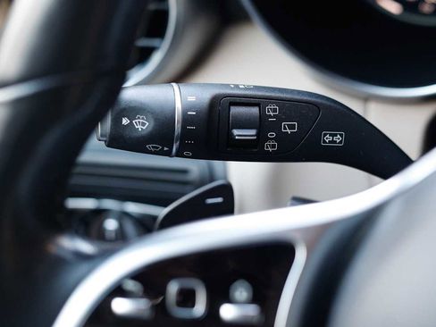 Used 2022 Mercedes-Benz GLC 300 4MATIC image 22