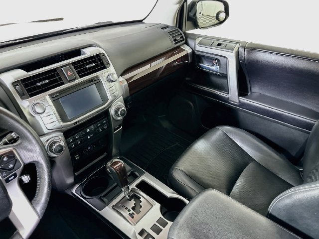 Used 2017 Toyota 4Runner Limited AWD/4WD image 29