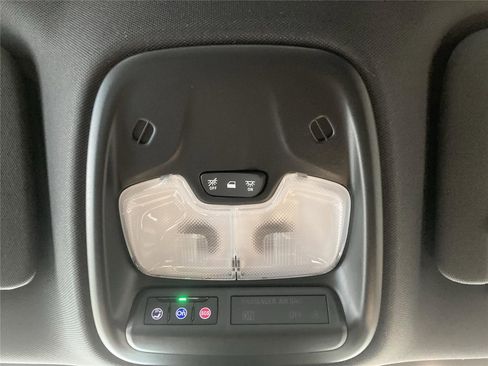 New 2026 GMC Canyon Elevation w/ Convenience Package image 24