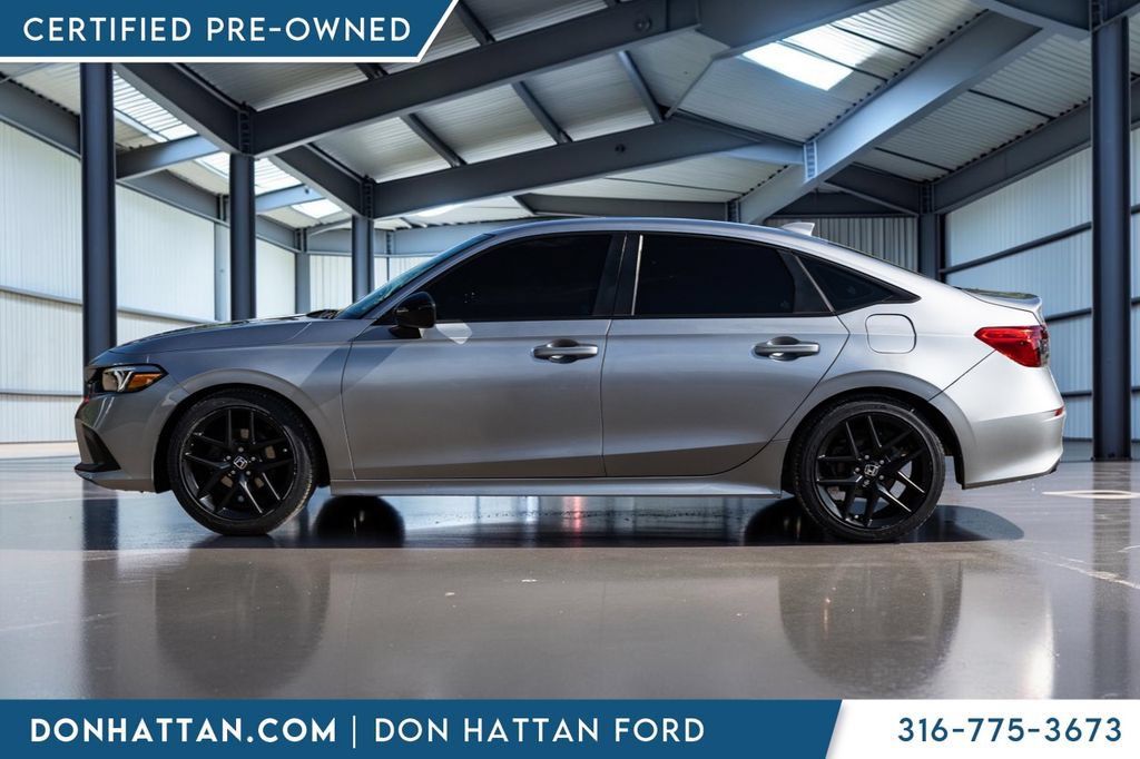 Used 2023 Honda Civic Sport image 3