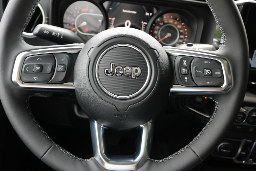 New 2026 Jeep Wrangler Unlimited Sahara w/ Whitecap Package AWD/4WD image 22