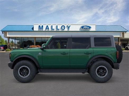 New 2025 Ford Bronco Outer Banks w/ Sasquatch Package image 3