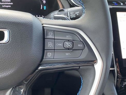 New 2023 Jeep Grand Cherokee Trailhawk w/ Luxury Tech Group III image 25