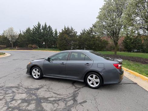 Used 2012 Toyota Camry SE image 3