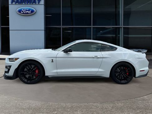 Used 2021 Ford Mustang Shelby GT500 w/ Technology Package RWD image 8