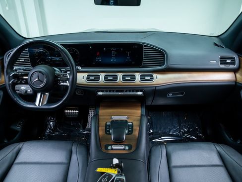 Used 2024 Mercedes-Benz GLS 450 4MATIC image 9