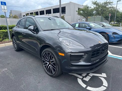 Certified 2026 Porsche Macan AWD/4WD image 4