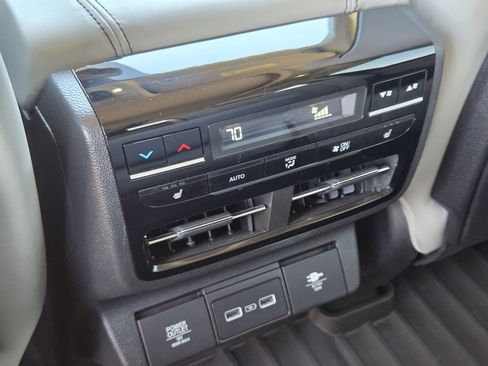 Certified 2023 Acura MDX SH-AWD w/ Advance Package image 37