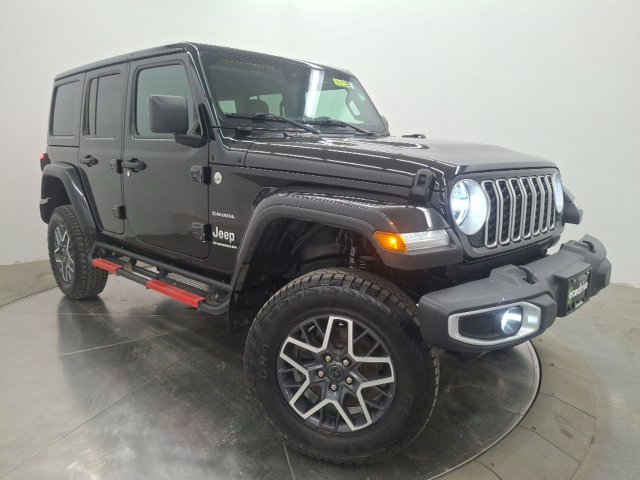 Used 2024 Jeep Wrangler Unlimited Sahara w/ Dual Top Group AWD/4WD image 3