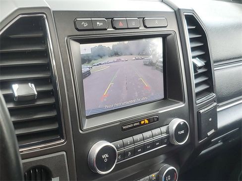 Used 2021 Ford Expedition Max Limited image 18