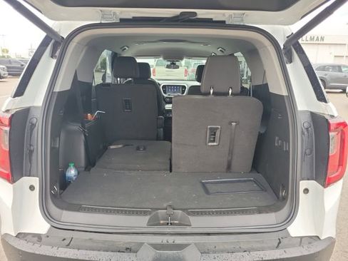 Used 2023 GMC Acadia SLE w/ Driver Convenience Package FWD image 7