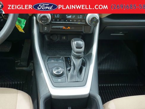 Used 2023 Toyota RAV4 LE AWD/4WD image 15