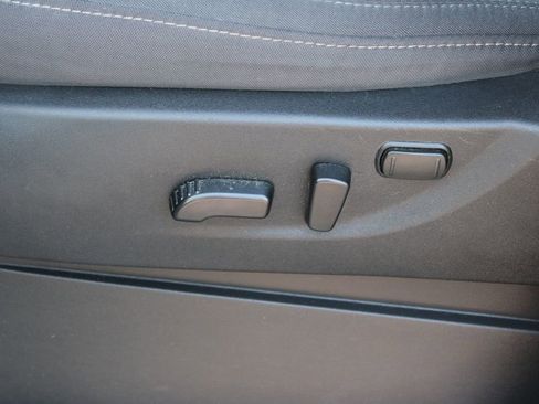 Used 2025 Nissan Frontier SV image 18